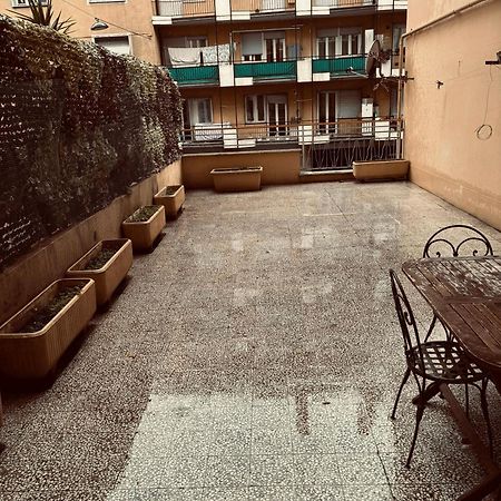 Brown Apartment Sanremo Esterno foto