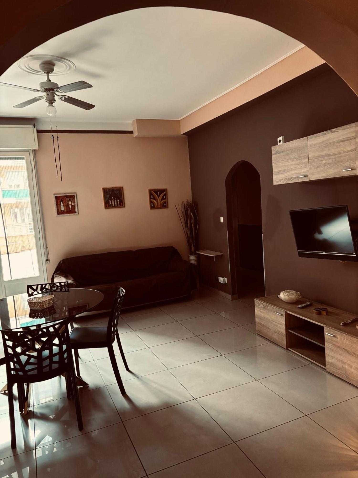 Brown Apartment Sanremo Esterno foto