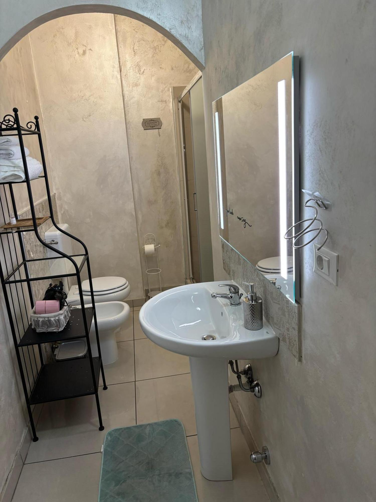 Brown Apartment Sanremo Esterno foto