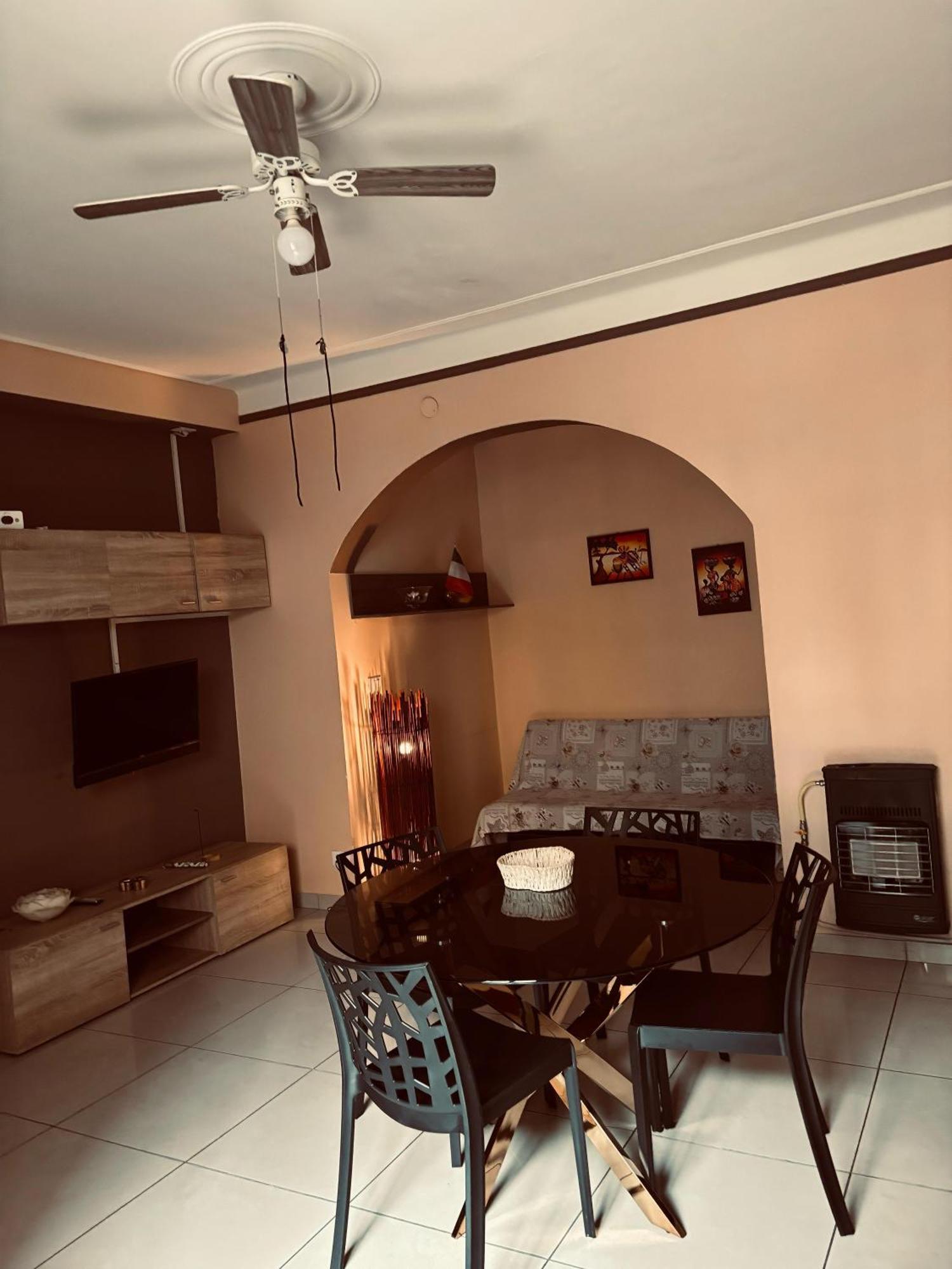 Brown Apartment Sanremo Esterno foto