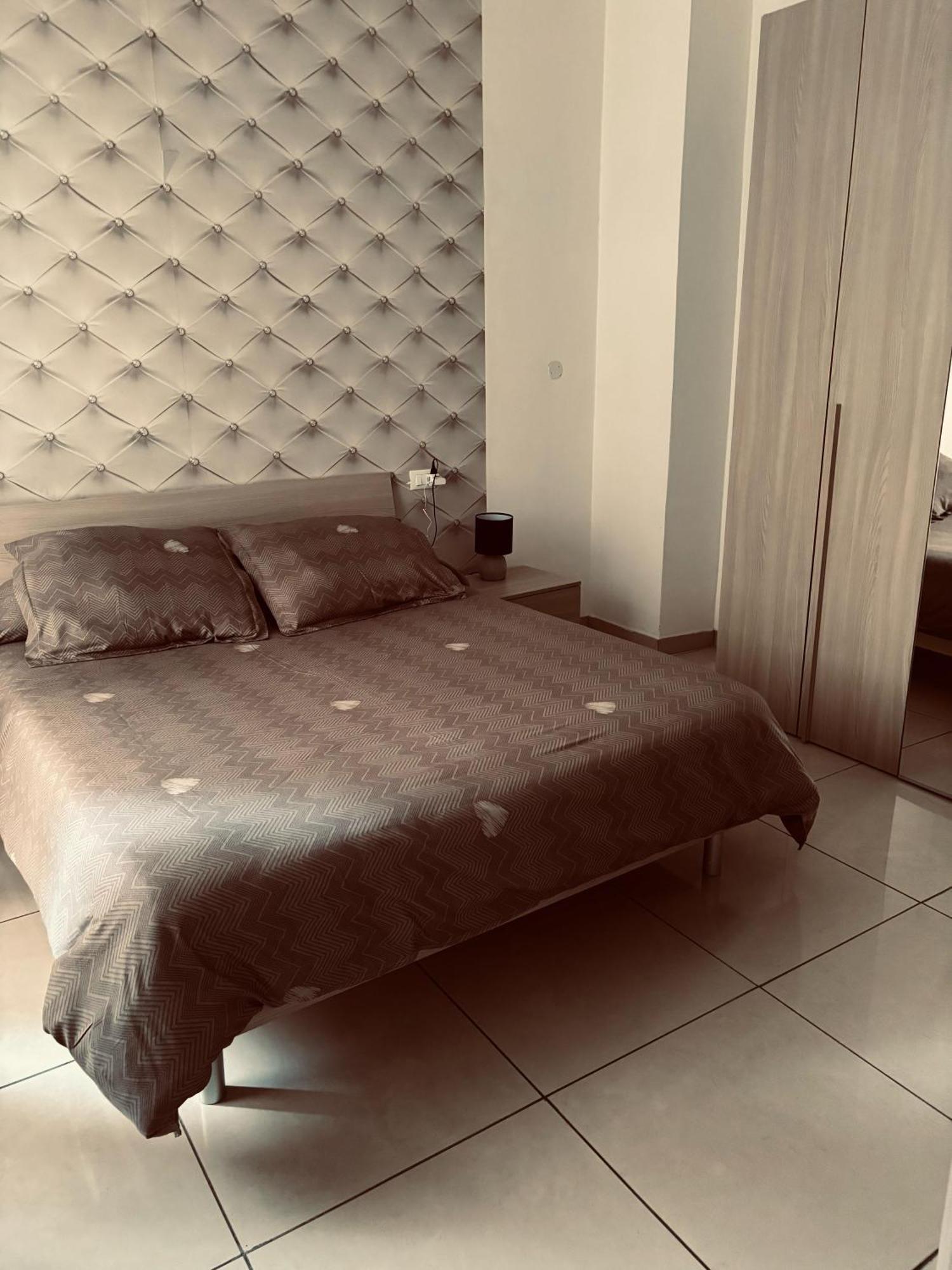 Brown Apartment Sanremo Esterno foto