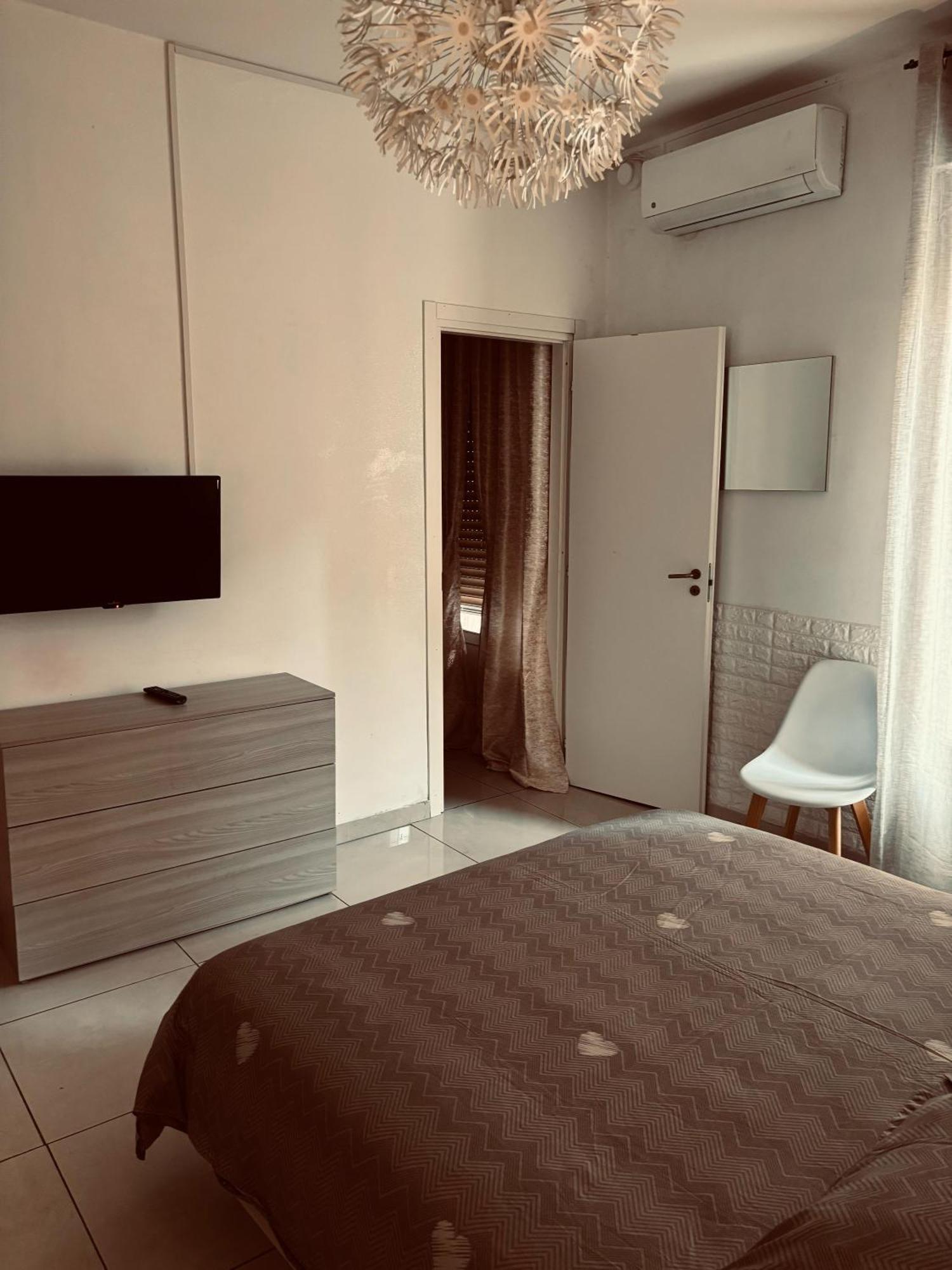 Brown Apartment Sanremo Esterno foto