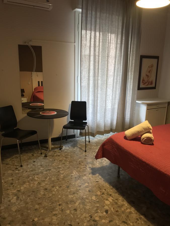 Brown Apartment Sanremo Esterno foto
